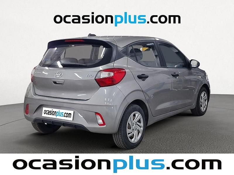 Usado Hyundai i10 67 CV (49 kW) 2022 Gris Utilitario