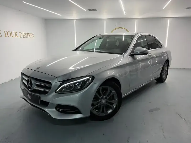 Usado Mercedes C200 Avantgarde 136 CV (100 kW) 2016 Gris / plata Berlina