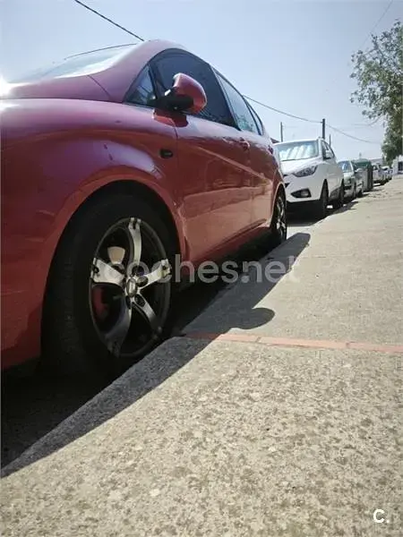Usado Seat Altea XL Style 160 CV (117 kW) 2012 Rojo Monovolumen