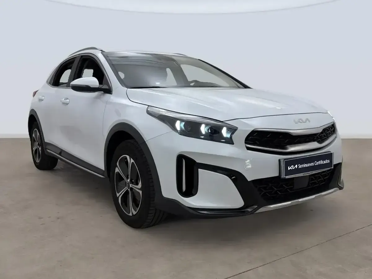 Usado Kia XCeed 141 CV (103 kW) 2025 Blanco SUV