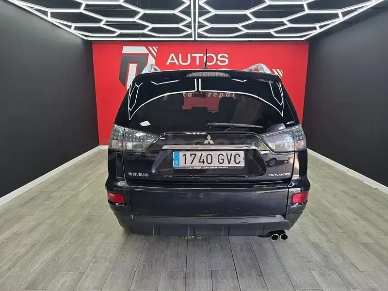 Usado Mitsubishi Outlander 140 CV (102 kW) 2010 Negro SUV