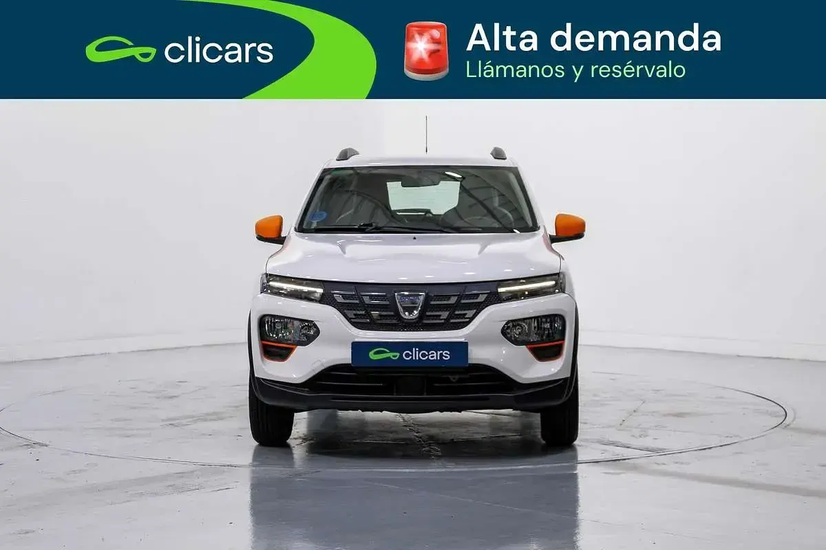 Usado Dacia Spring Comfort Plus 33 kW (45 CV) 2022 Blanco Utilitario