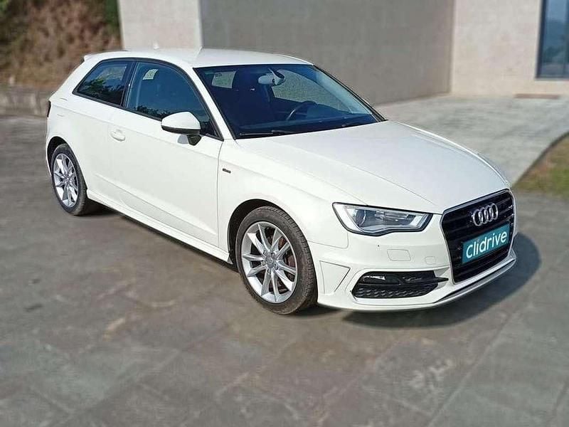 Usado Audi A3 Advanced 110 CV (80 kW) 2015 Blanco Utilitario