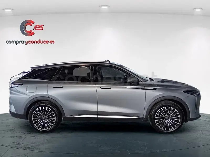 Usado Omoda 9 537 CV (394 kW) 2025 Gris / plata SUV