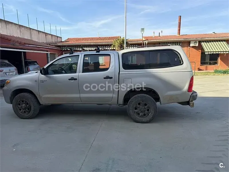 Usado Toyota HiLux 120 CV (88 kW) 2009 Gris / plata Pickup/Camioneta