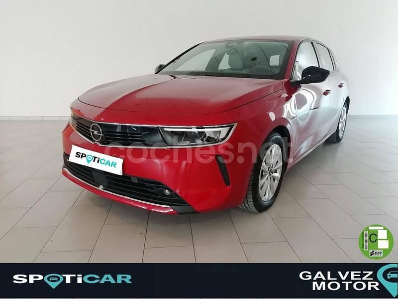 Rojo Usado 2023 Opel Astra Edition Berlina | 17.700 € (Precio justo) - Imagen 1/4