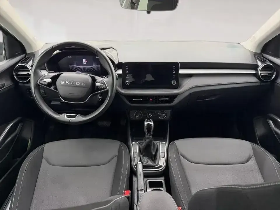 Usado Skoda Fabia Selection 116 CV (85 kW) 2025 Gris Utilitario