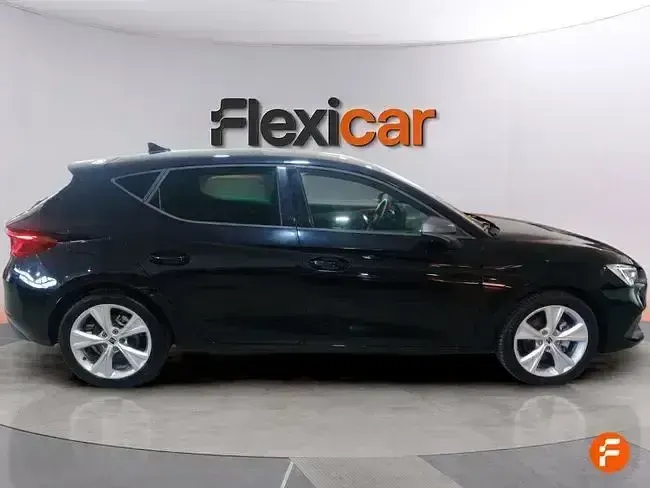 Usado Seat Leon FR 150 CV (110 kW) 2025 Negro Familiar