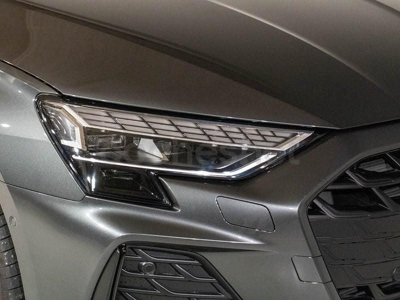 Nuevo Audi A3 204 CV (150 kW) 2025 Gris daytona efecto perla Utilitario