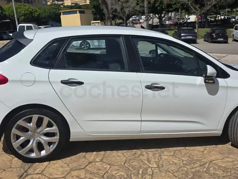 Usado Citroën C4 Exclusive 120 CV (88 kW) 2011 Blanco Berlina