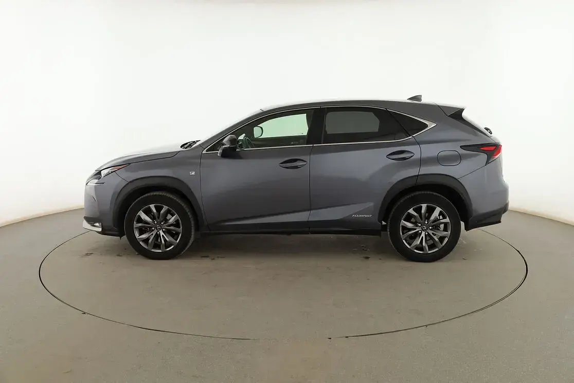 Usado Lexus NX300h E-FOUR Executive Line 197 CV (144 kW) 2016 Gris SUV