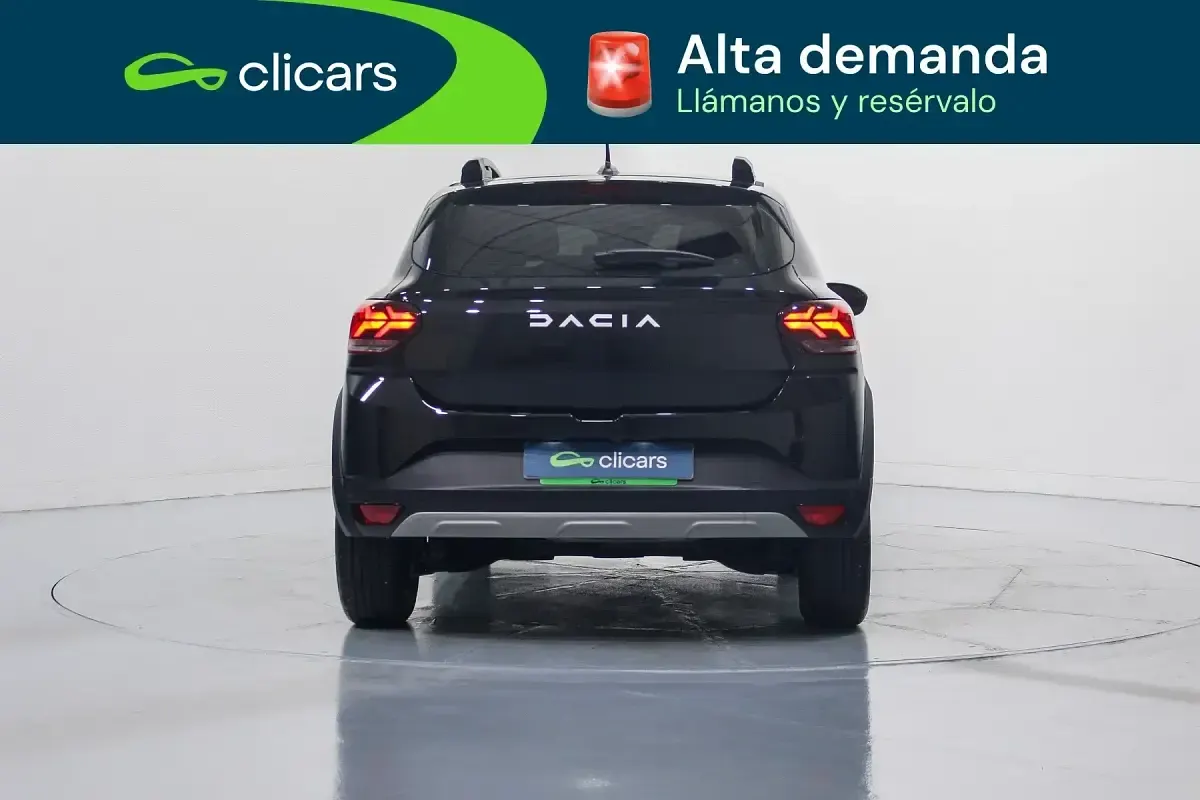 Usado Dacia Sandero Expression 100 CV (73 kW) 2024 Negro