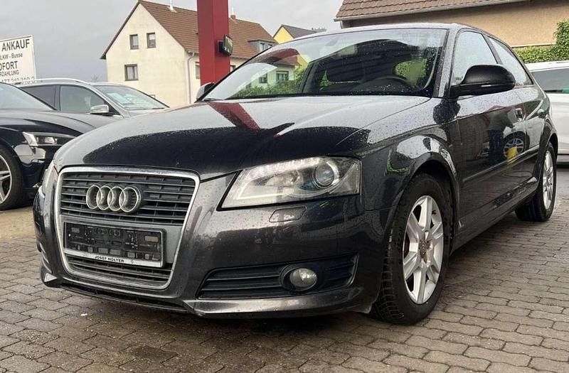 Usado Audi A3 Attraction 105 CV (77 kW) 2009 Negro Utilitario