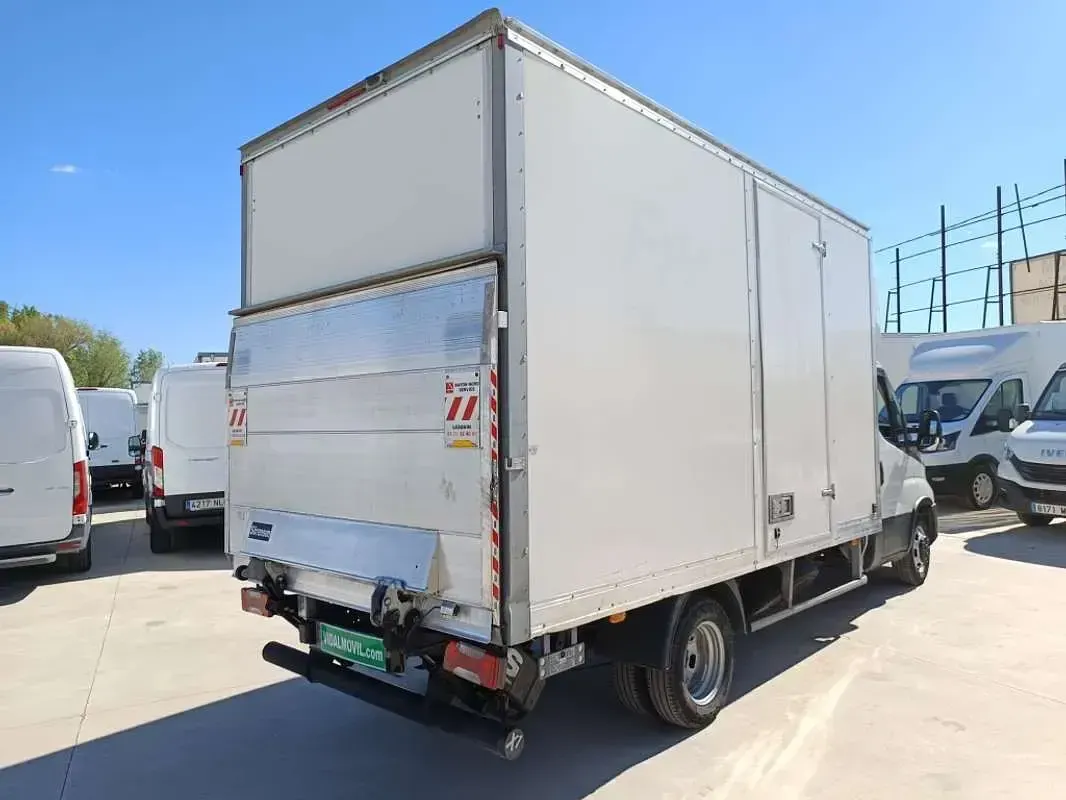 Usado Iveco Daily 158 CV (116 kW) 2021 Blanco Van