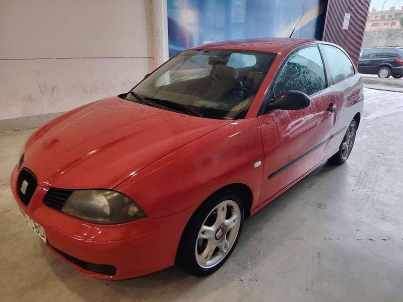 Rojo Usado 2002 Seat Ibiza Stella Utilitario | 2480 € (Precio justo) - Imagen 1/4