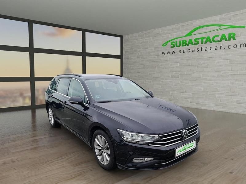 Usado VW Passat Executive 150 CV (110 kW) 2023 Negro metalizado Familiar