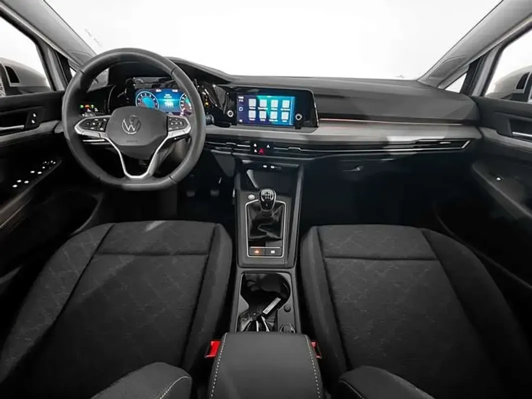 Usado VW Golf VIII 110 CV (80 kW) 2023 Plateado Berlina