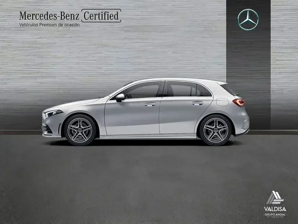 Usado Mercedes A200 AMG line 150 CV (110 kW) 2022 Gris / plateado Berlina