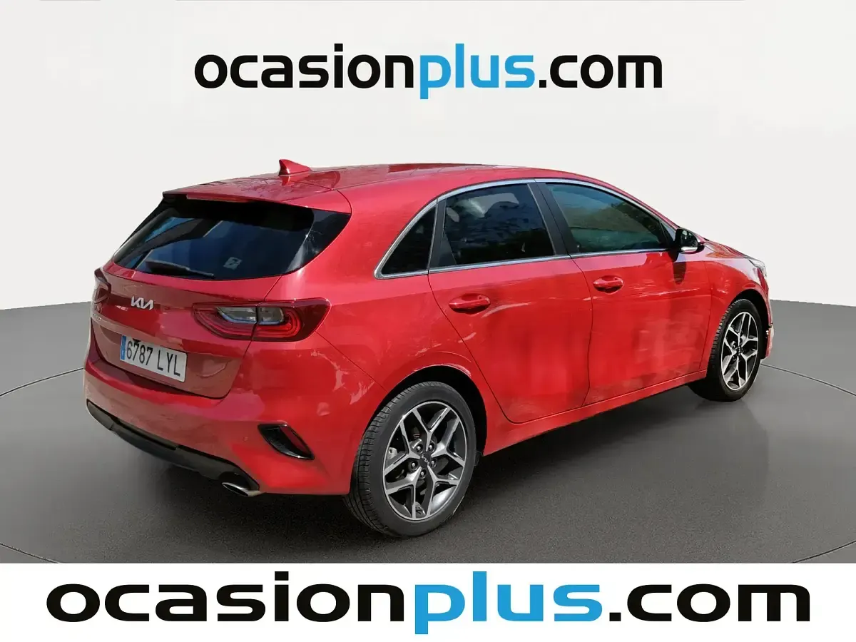 Usado Kia Ceed 120 CV (88 kW) 2022 Rojo Utilitario