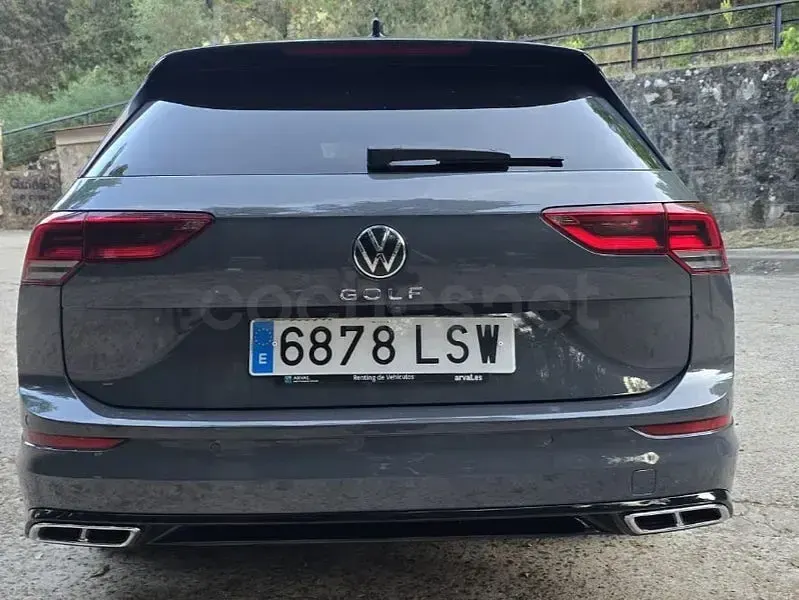 Usado VW Golf VIII Life 115 CV (84 kW) 2021 Gris / plata Familiar