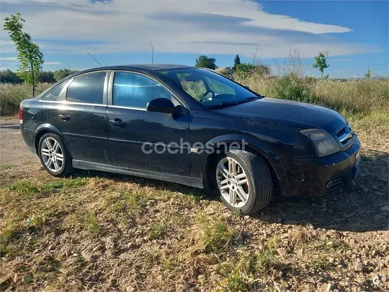 Usado Opel Vectra Elegance 120 CV (88 kW) 2005 Negro Berlina