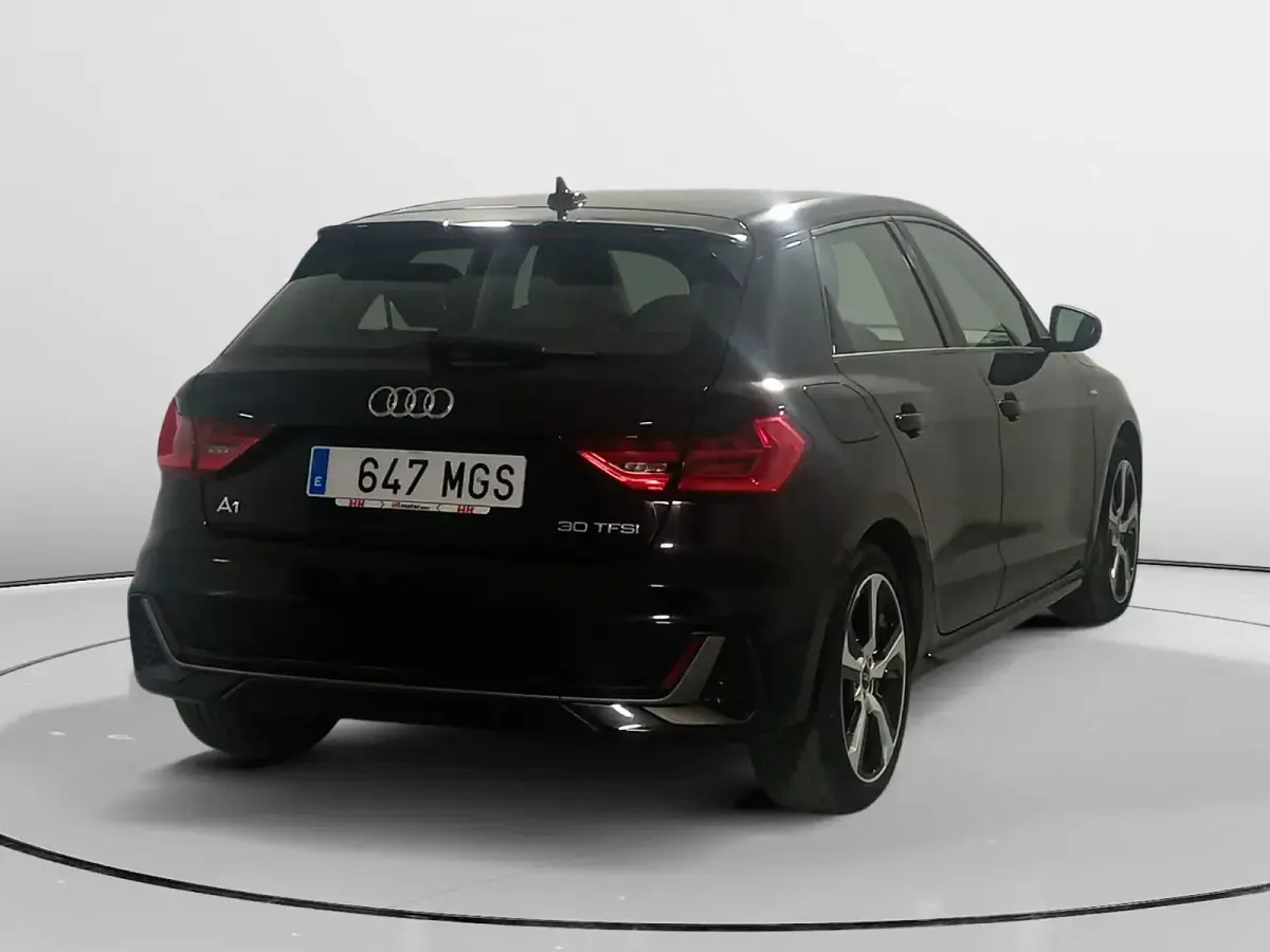 Usado Audi A1 Design 110 CV (80 kW) 2023 Negro SUV
