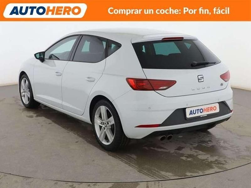Usado Seat Leon FR 125 CV (91 kW) 2018 Blanco Utilitario