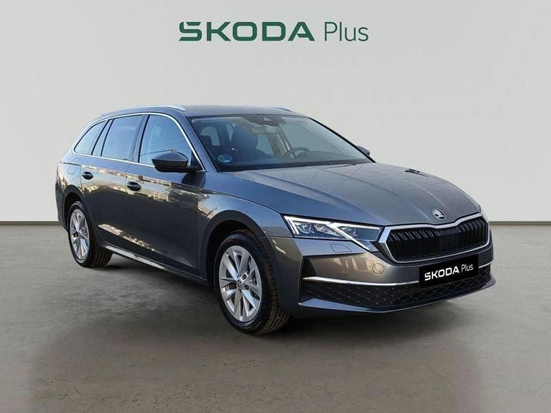 Gris Usado 2025 Skoda Octavia Familiar | 30.990 € (Precio justo) - Imagen 1/4