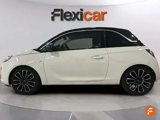 Usado Opel Adam Glam 100 CV (73 kW) 2016 Blanco Utilitario