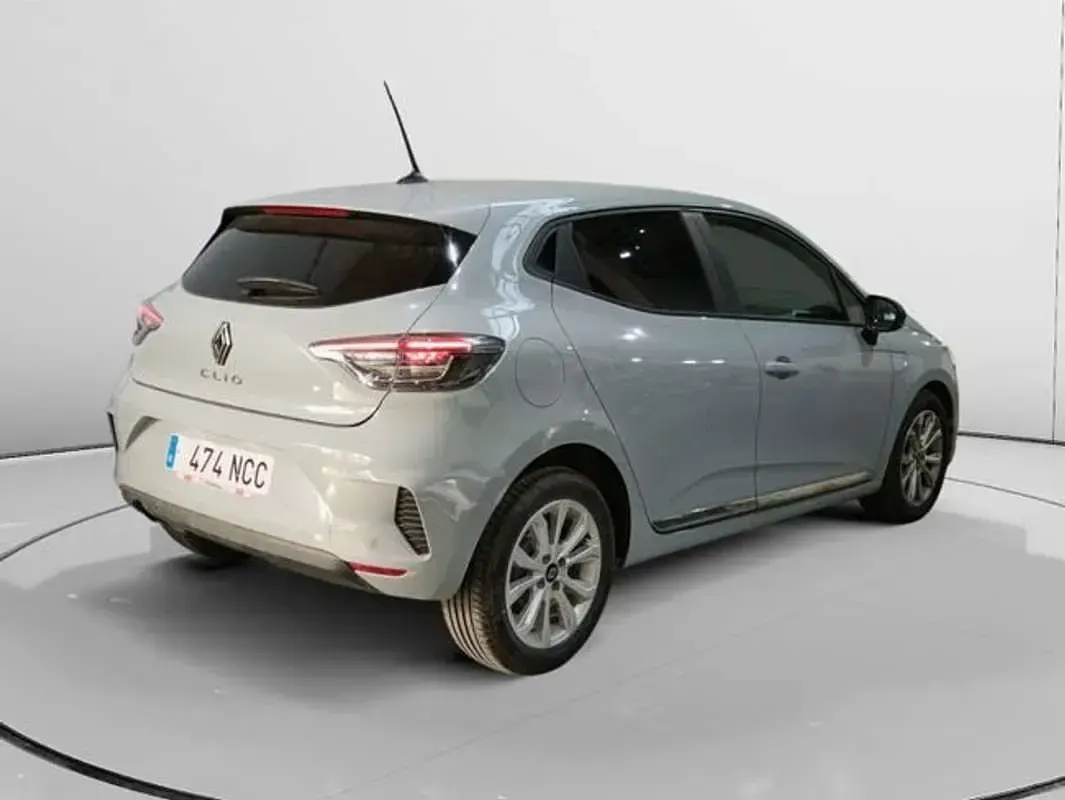 Usado Renault Clio Evolution 101 CV (74 kW) 2025 Gris Utilitario