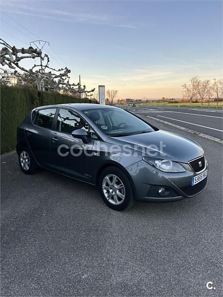 Usado Seat Ibiza Copa 90 CV (66 kW) 2012 Gris / plata Berlina