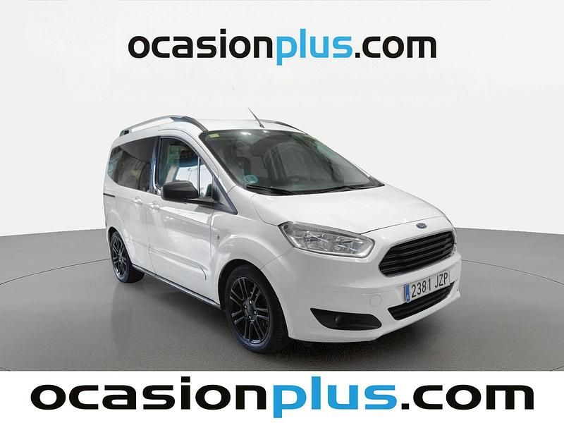 Usado Ford Tourneo Courier Trend 95 CV (69 kW) 2017 Blanco Monovolumen