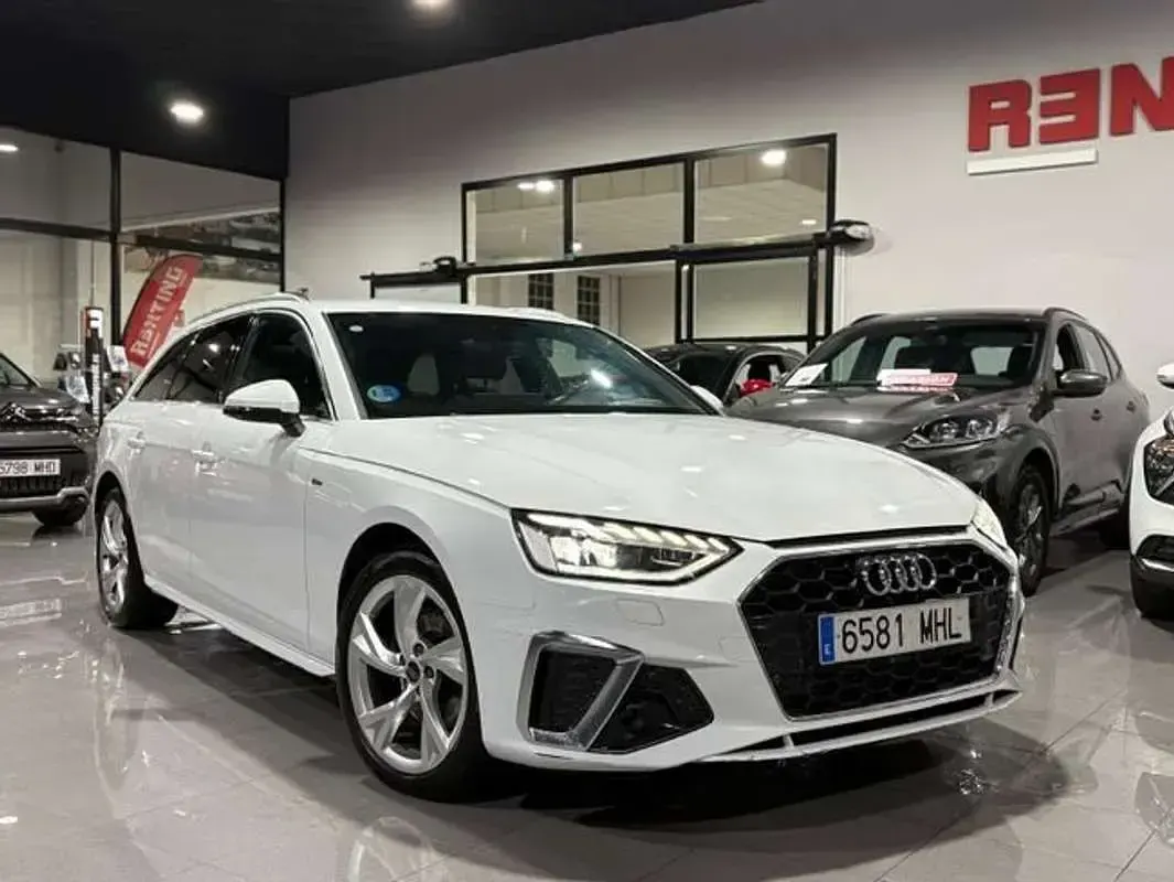 Usado Audi A4 S-Line 150 CV (110 kW) 2023 Blanco Familiar
