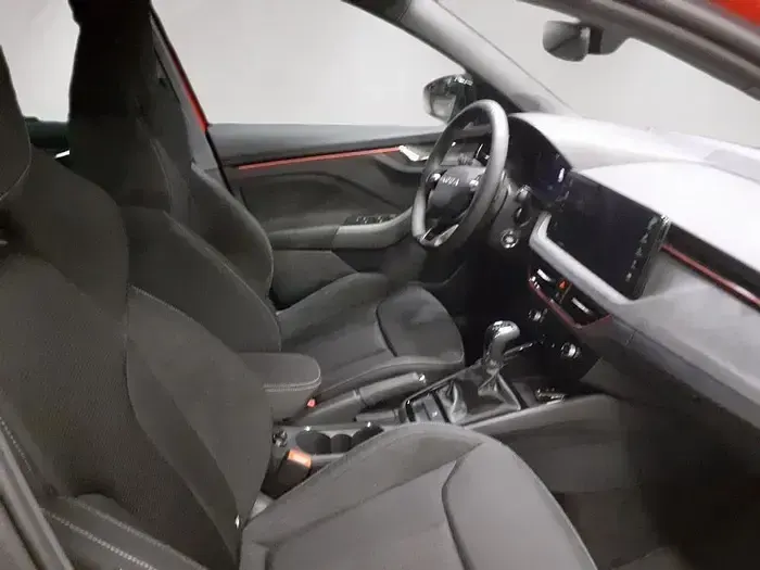 Usado Skoda Kamiq Sport 115 CV (84 kW) 2025 Rojo SUV