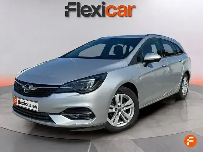Usado Opel Astra GS Line 122 CV (89 kW) 2020 Gris / plata Berlina