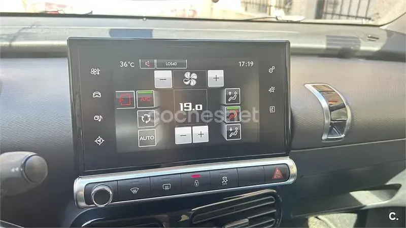 Usado Citroën C4 Feel 82 CV (60 kW) 2016 Rojo Berlina