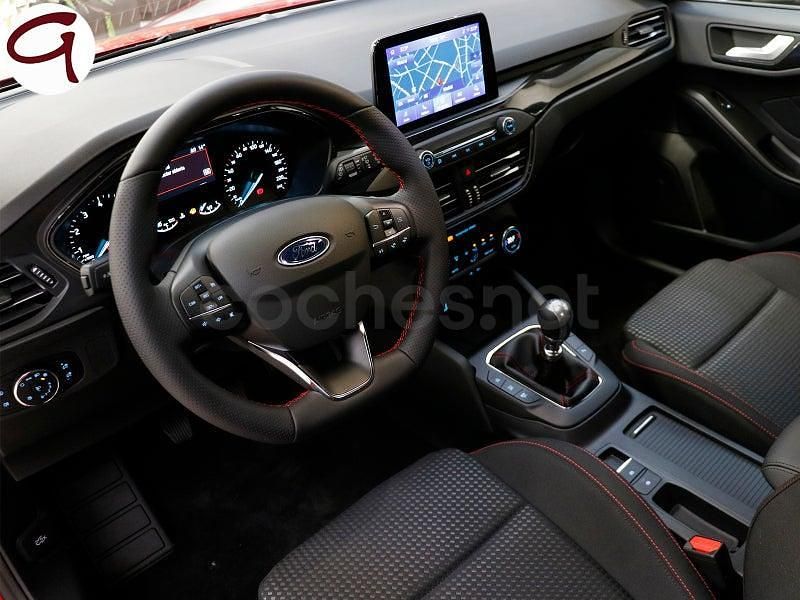 Usado Ford Focus ST-Line X 125 CV (91 kW) 2021 Rojo Berlina