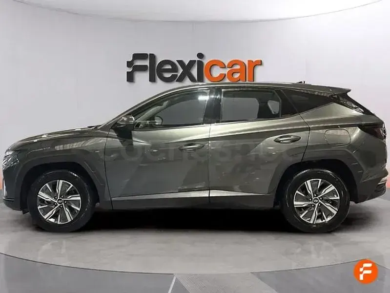 Usado Hyundai Tucson 115 CV (84 kW) 2023 Gris / plata SUV