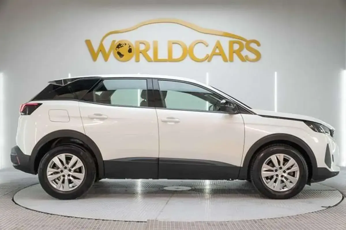 Usado Peugeot 3008 Active 131 CV (96 kW) 2024 Blanco SUV