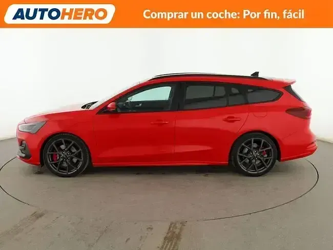 Usado Ford Focus ST 280 CV (205 kW) 2024 Rojo Familiar