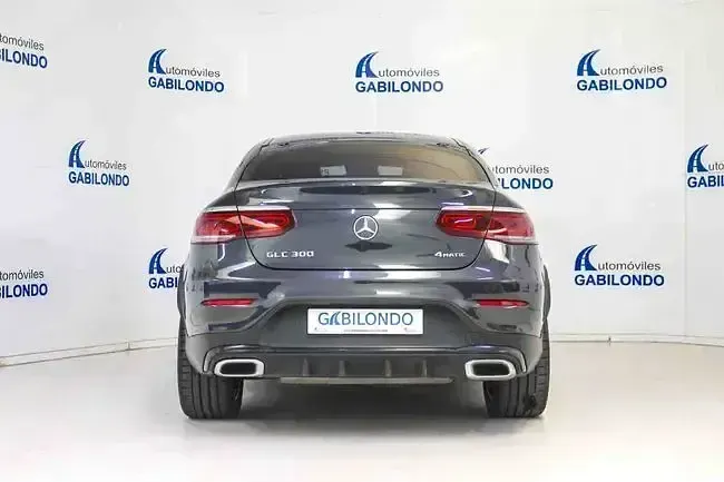 Usado Mercedes GLC300 258 CV (189 kW) 2019 Gris / plata SUV