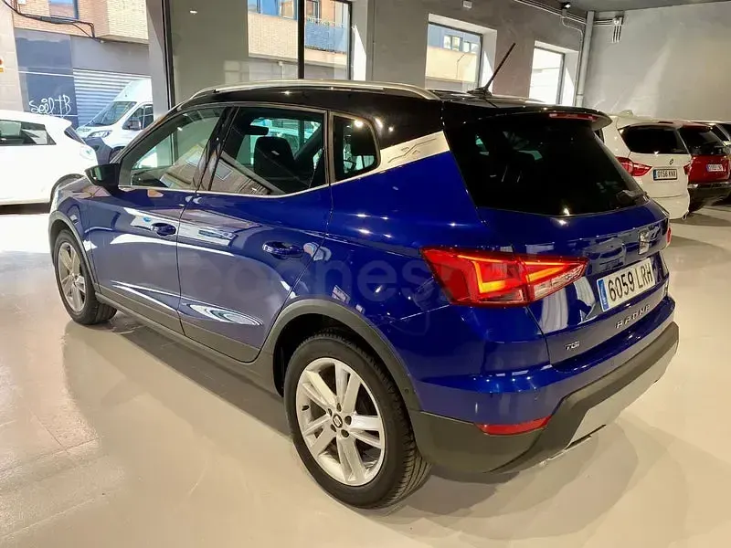 Usado Seat Arona FR 90 CV (66 kW) 2021 Azul SUV