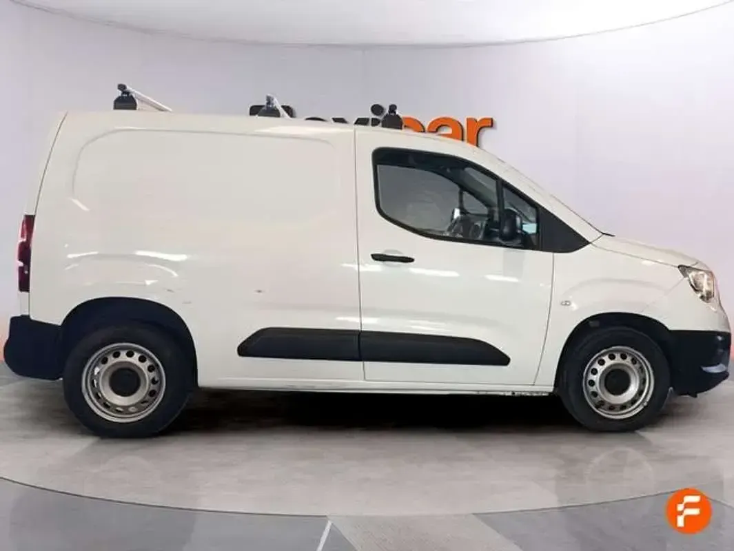 Usado Opel Combo Edition 102 CV (75 kW) 2022 Blanco Monovolumen