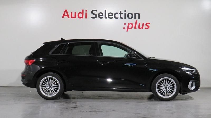 Usado Audi A3 Advanced Plus 110 CV (80 kW) 2022 Negro mito metalizado Berlina