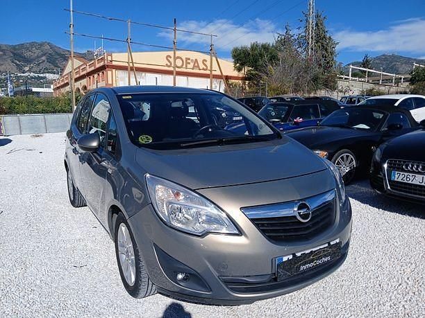 Usado Opel Meriva Cosmo 110 CV (80 kW) 2012 Gris Monovolumen