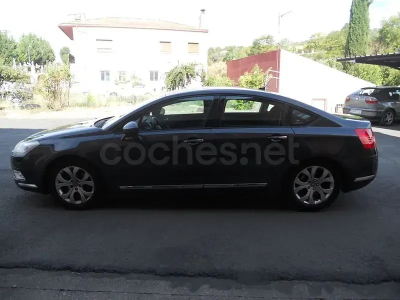 Usado Citroën C5 140 CV (102 kW) 2010 Negro Familiar