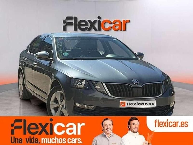 Usado Skoda Octavia 116 CV (85 kW) 2019 Gris Utilitario
