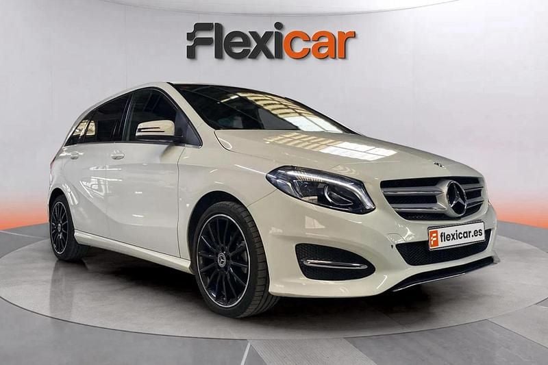 Usado Mercedes B200 136 CV (100 kW) 2017 Blanco Monovolumen