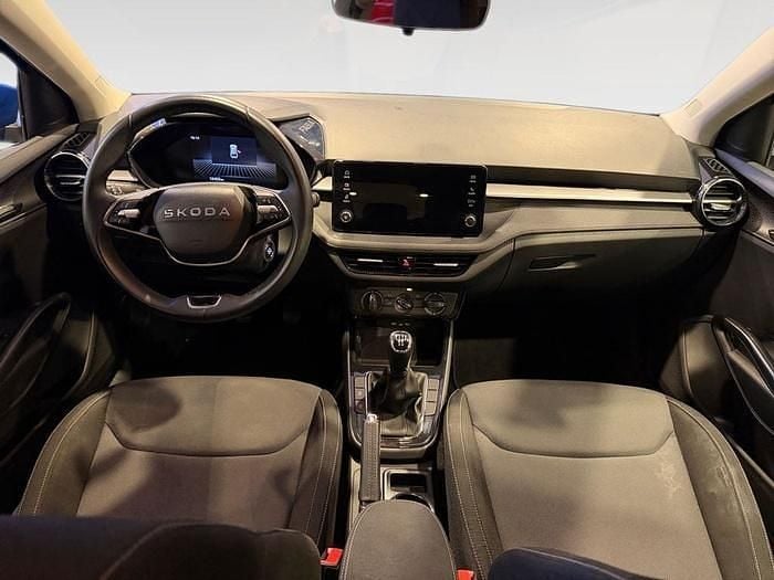 Usado Skoda Fabia Selection 95 CV (69 kW) 2025 Azul Utilitario