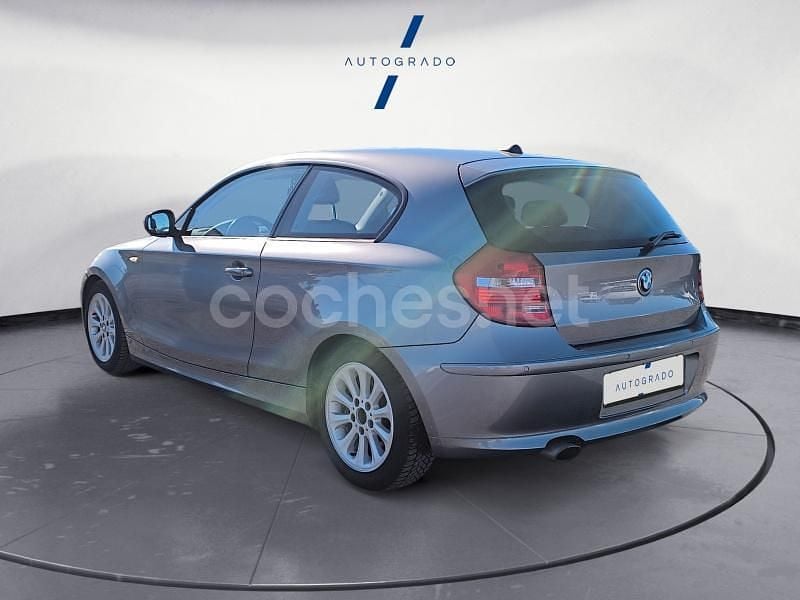 Usado BMW 120 Comfort Edition 177 CV (130 kW) 2011 Gris / plata Utilitario